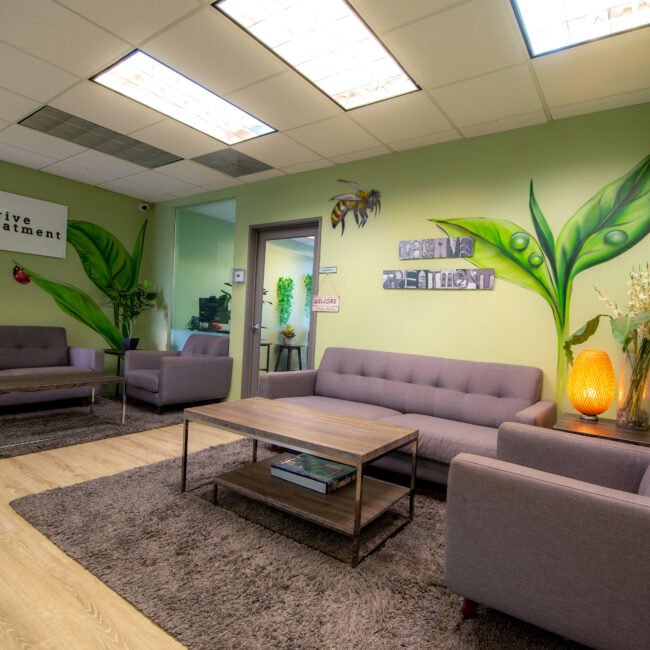 A look into a nice lounge area at the Thrive Treatment Clinical Campus in Santa Monica