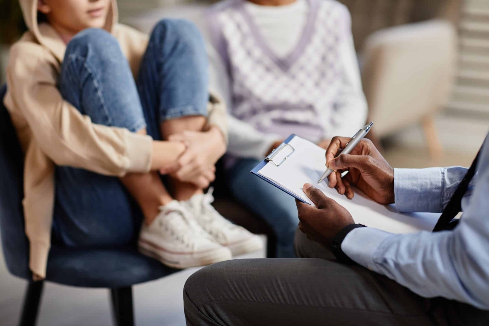 What Are the Effects of Living With an Alcoholic Spouse?